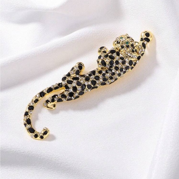 LUNGING LEOPARD BROOCH - Picture 2 of 9